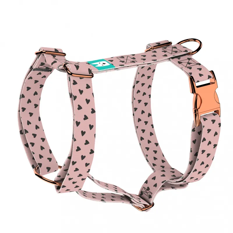 Szivecskés, rózsaszín - Kutyahám és Macskahám - Black Hearts on Pink - april & june Árcsökkenés