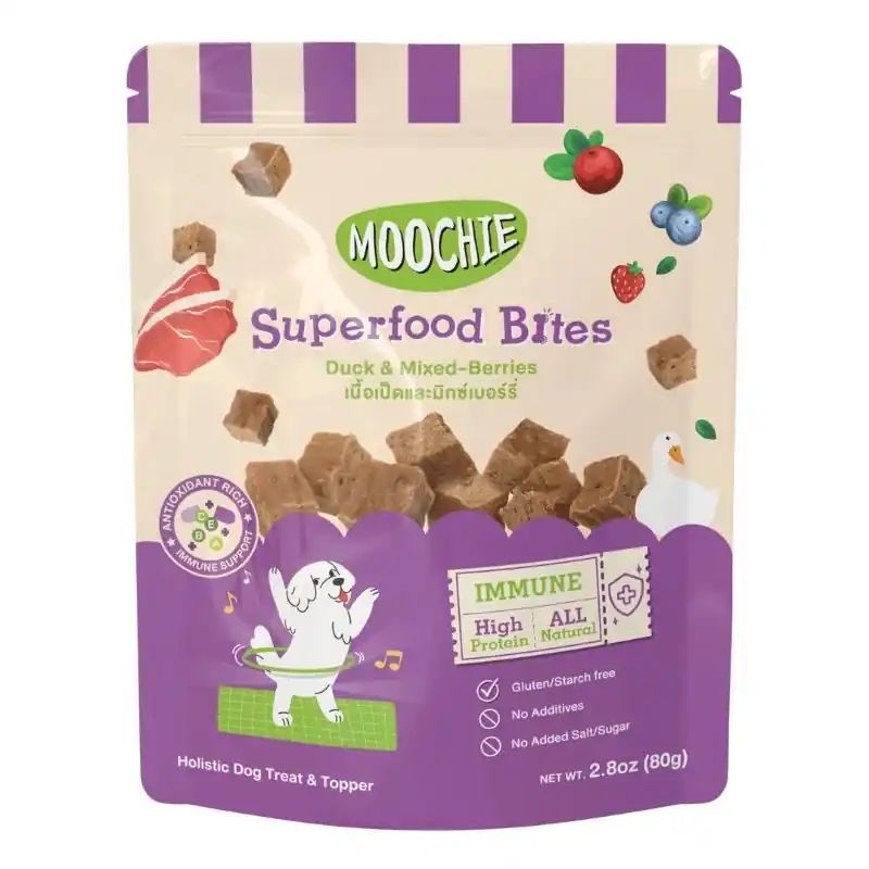 MOOCHIE Superfood Bites Kacsa és vegyes bogyós gyümölcsök 40 g kutyakeksz Prémium